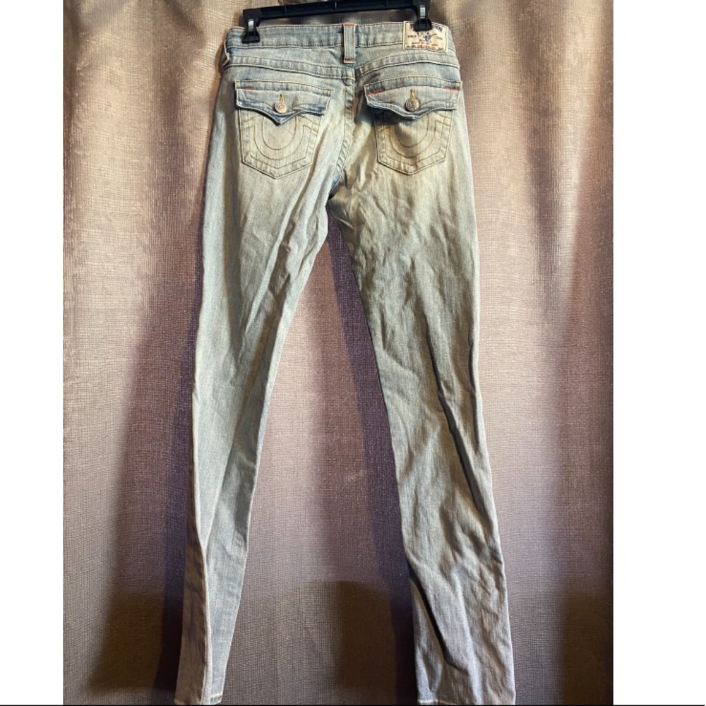 Womens true religion jeans. Light blue. Straight leg, gives you perfect stretch